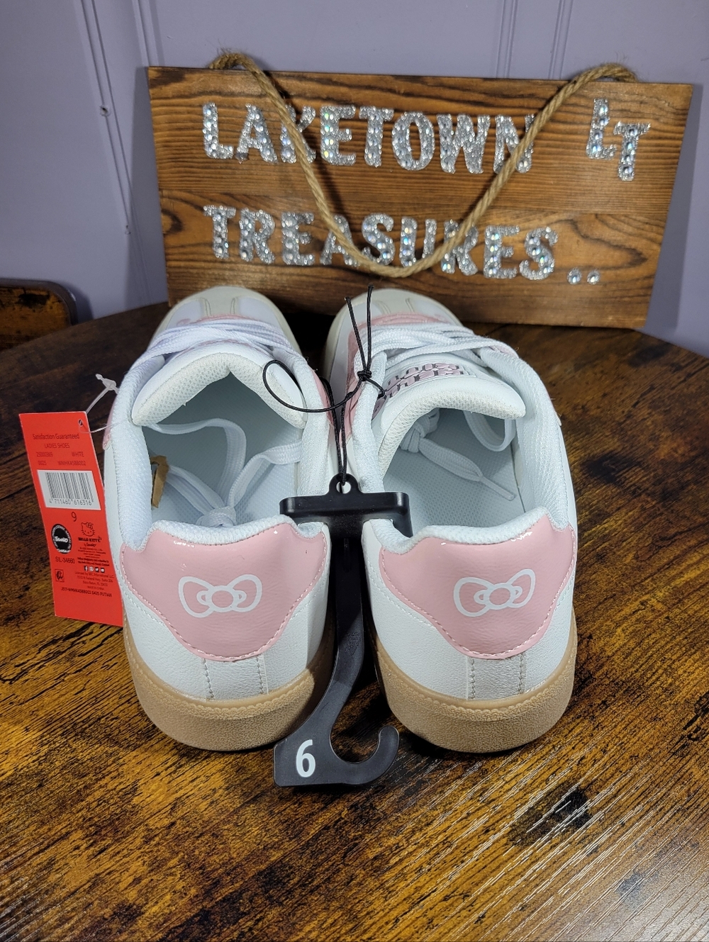Hello Kitty White Pink Low-Profile Graphic Sneakers ladies size 9 - Picture 3 of 11